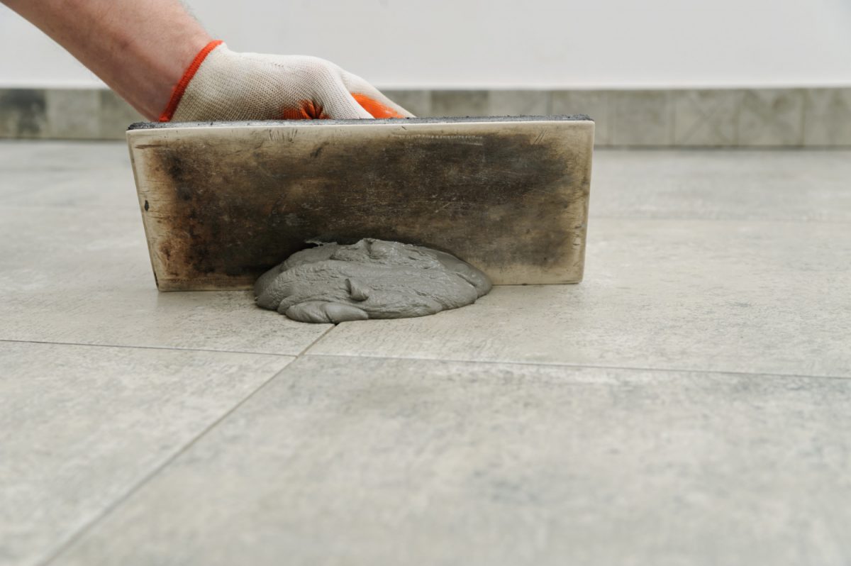 Losses in bathroom tiles – how to fill them?