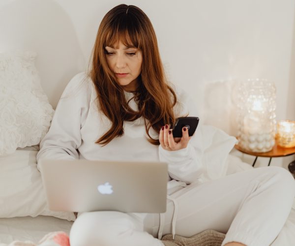 Choosing a laptop table – work in bed or on the sofa