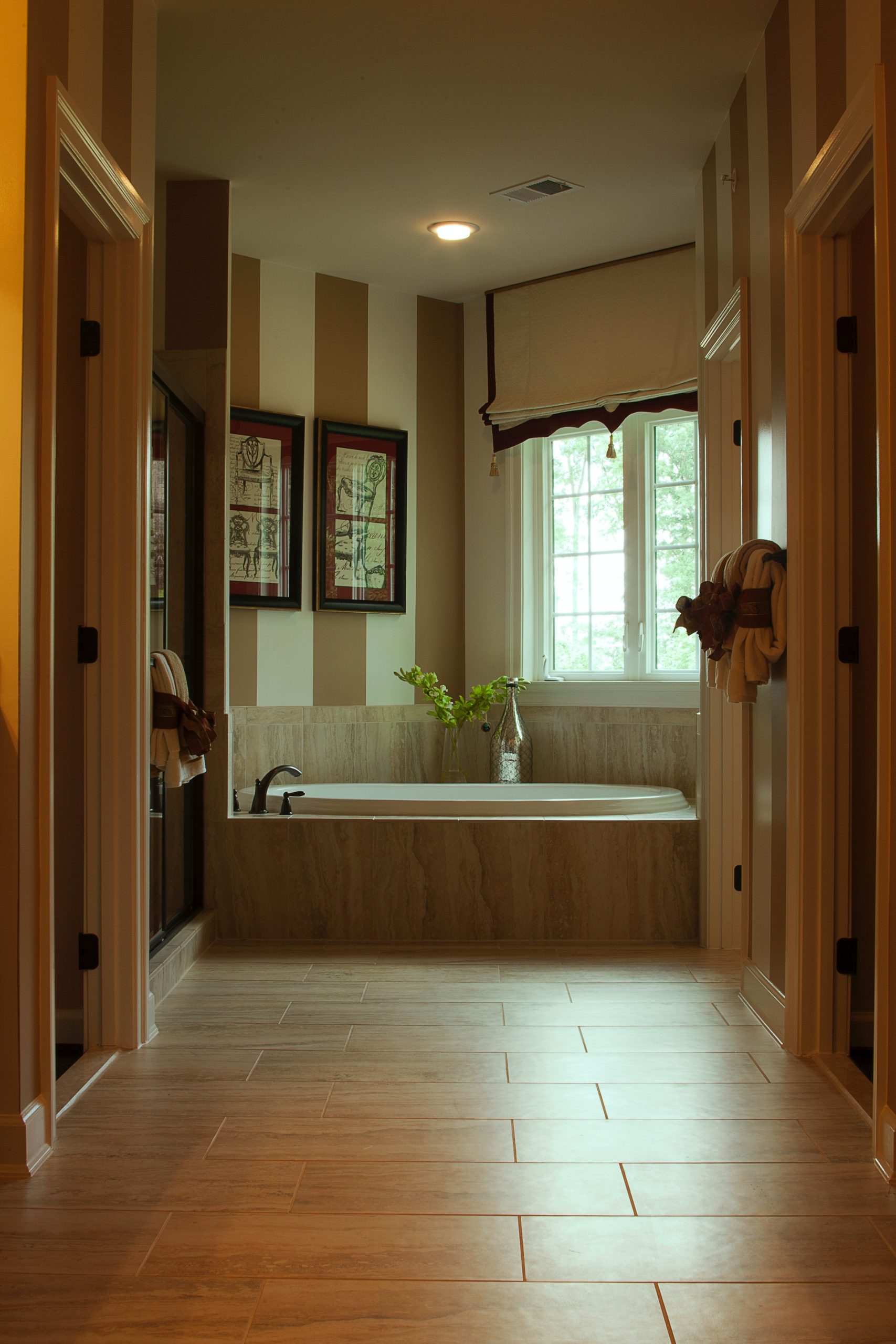Wood in bathroom – design ideas