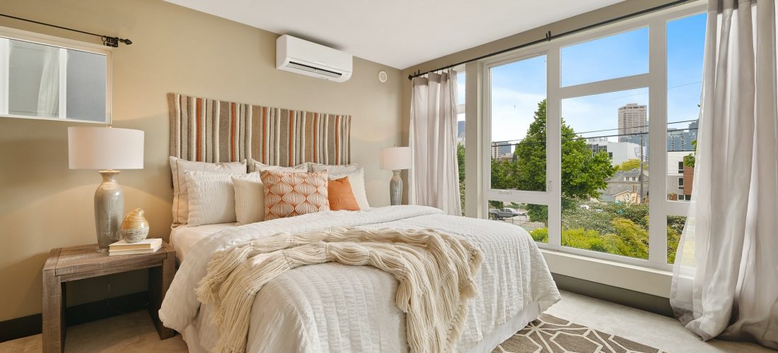 Bedroom arrangement – how to create a cozy decor?