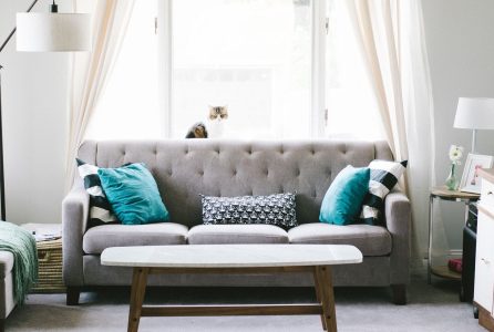 Corner sofa or sofa – which will work better for a small living room?