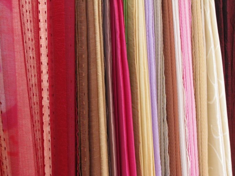 How to Use Textile Colors in Your Bedroom?