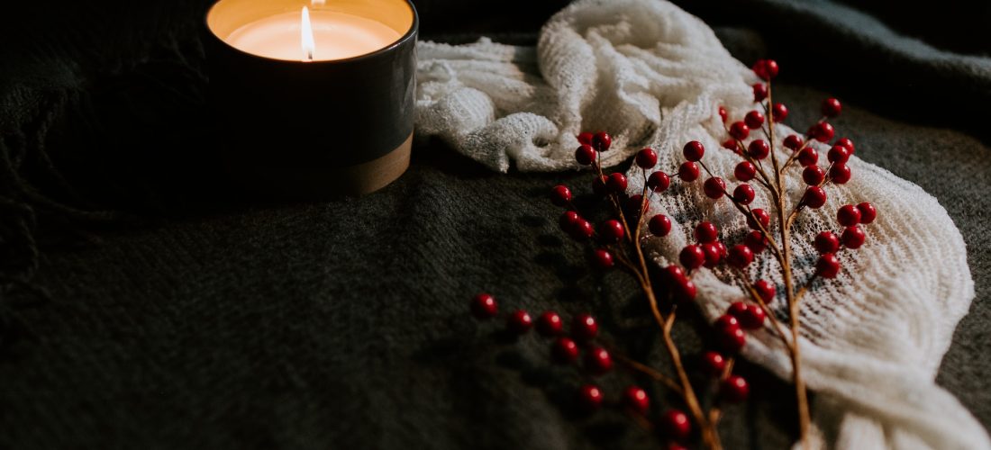 Choosing Soy Candles for Different Seasons: A Guide to Scents and Ambiance